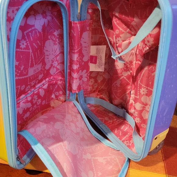 Minnie Mouse Carry-On Luggage - Picture 3 of 13